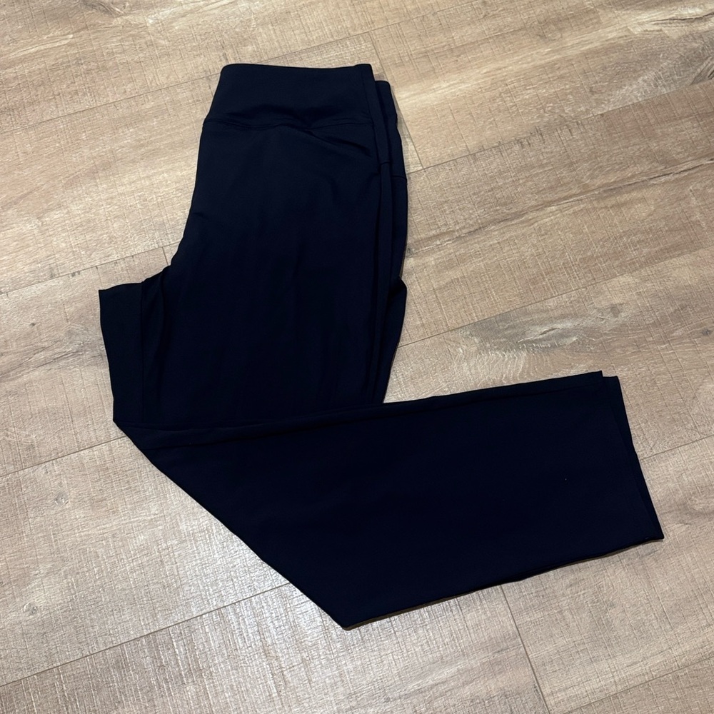 Women’s navy Express work pants - very stretchy & comfortable